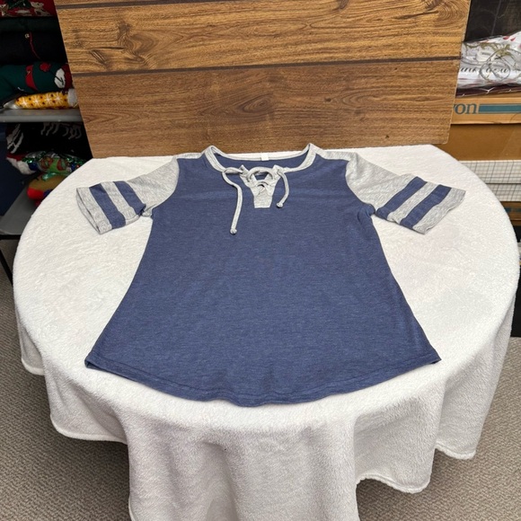 Blue and Gray Tie Front Relaxed T-Shirt size small no brand - Picture 2 of 8